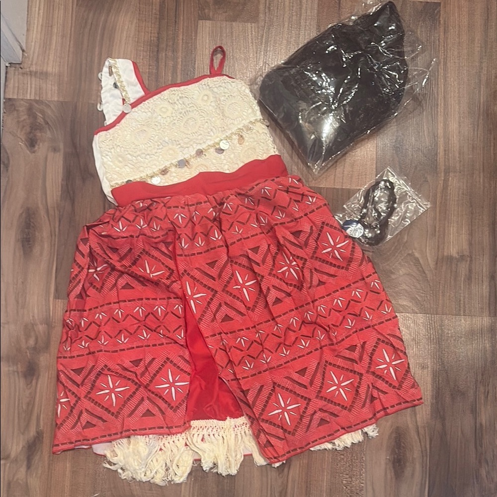 Little girl Moana costume size 4 with dress, wig, necklace